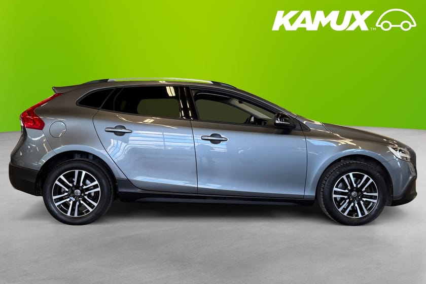Bild 2 av Volvo V40 Cross Country D3 Momentum Värmare PDC Drag 150hk