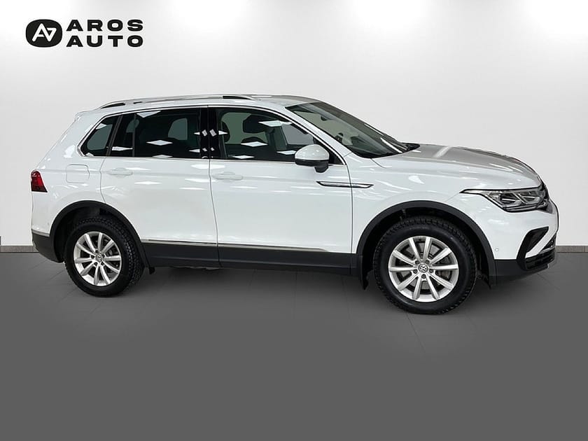 Bild 4 av Volkswagen Tiguan 2.0 TDI 4Motion Elegance/Cockpit/D-Värm/Drag