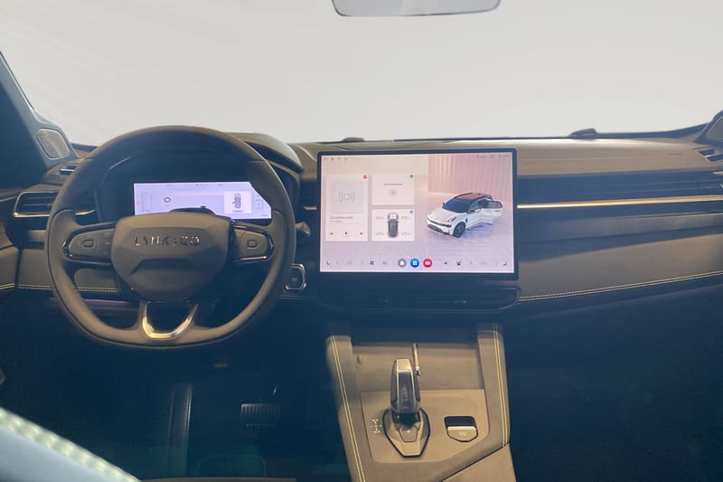 Lynk & Co 01 PHEV