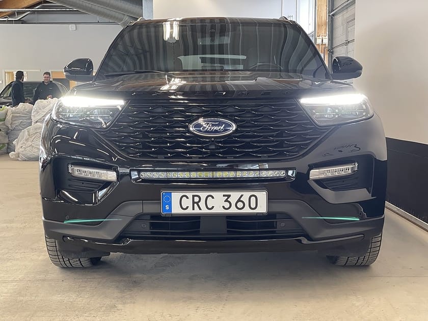 Bild 3 av Ford Explorer Plug-In Hybrid ST 457hk Drag Panorama Gps