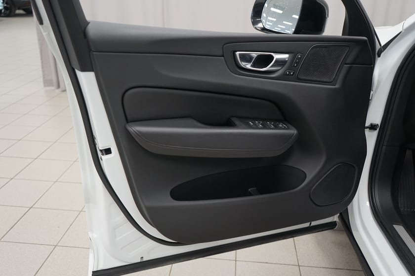 Bild 5 av Volvo XC60 B5 AWD Bensin Mom Advanced SEIII | Drag | HarmanKardon |