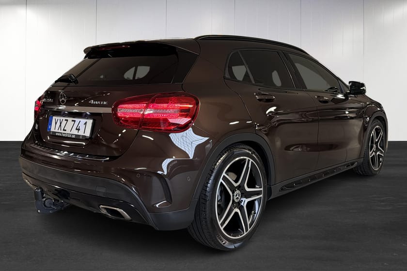 Bild 4 av Mercedes-Benz GLA 220 d 4MATIC AMG Panorama Värmare