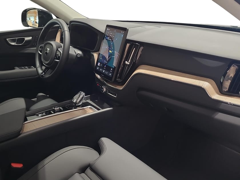 Bild 4 av Volvo XC60 T6 Plus Dark Nordic Edition