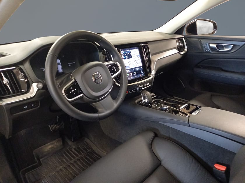 Bild 5 av Volvo V60 T6 AWD Plus Dark Nordic Edition//360-Kamera//