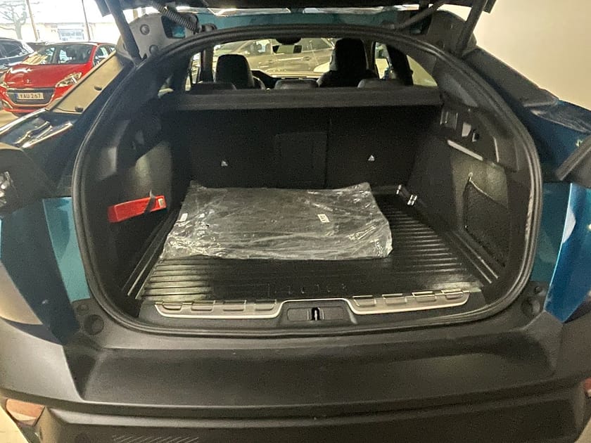 Bild 5 av Peugeot 408 Plug-In Hybrid 225 225hk. Bak kammera, Alcantara klädsel