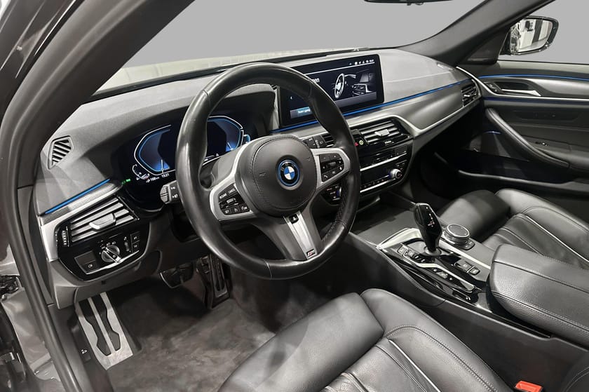 Bilde 5 av BMW 530e xDrive Touring M-Sport,ComfortAcc,Soltak, Innbytte kampanje