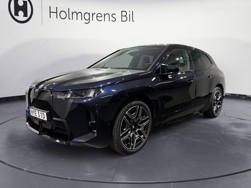 Bild 1 av BMW iX xDrive60 M Sport Pro Supercharged Ed Drag DA Pro B W