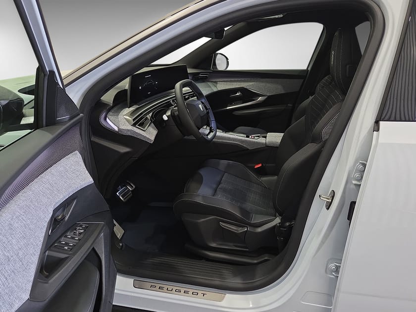 Bild 4 av Peugeot E-3008 GT 214hk 86kWh / Demo