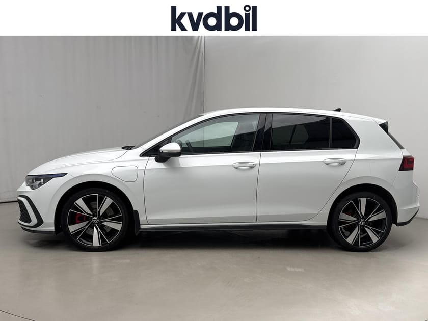 Bild 2 av Volkswagen Golf GTE VIII 1.4 (245hk) Dragpaket GPS Matrix
