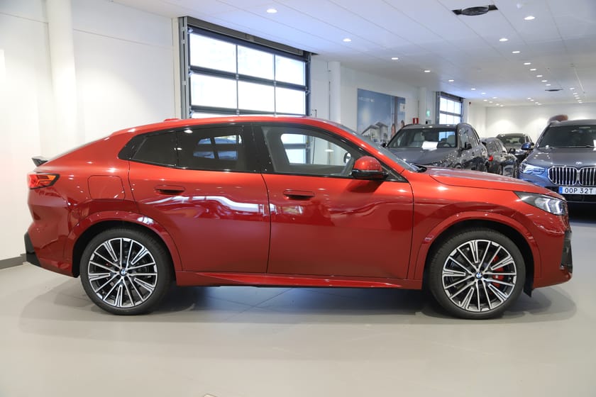 Bild 2 av BMW iX2 xDrive30 
