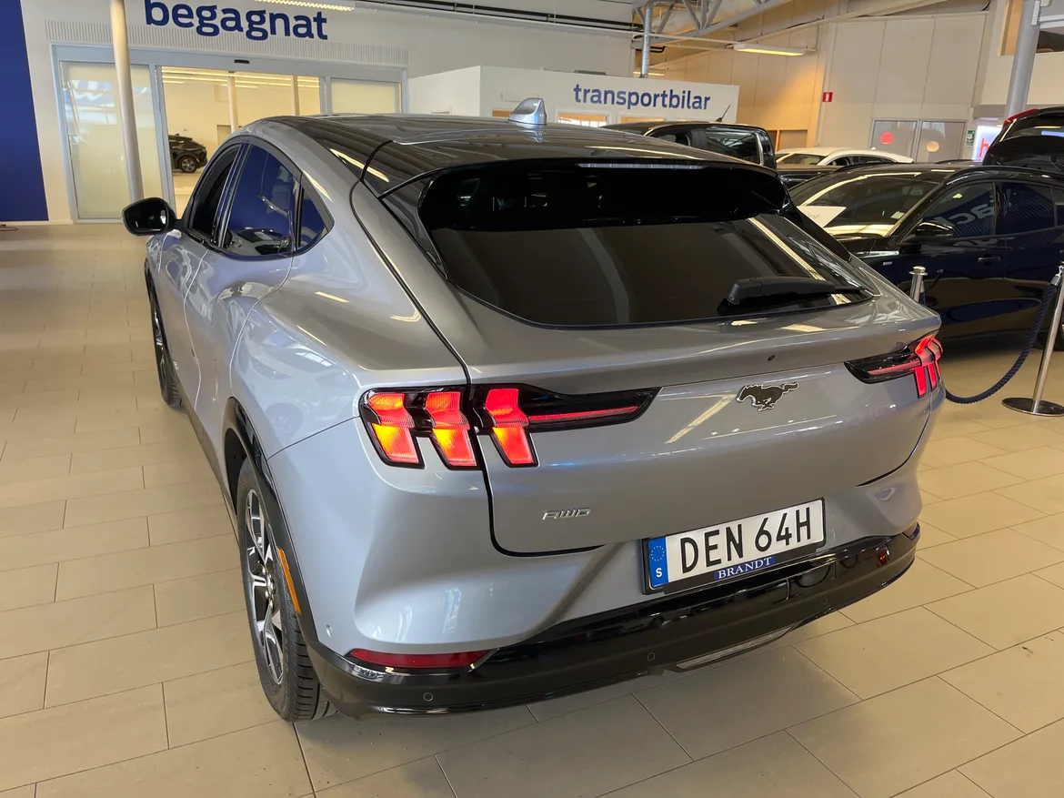 Ford Mustang Mach-E Standard Range AWD