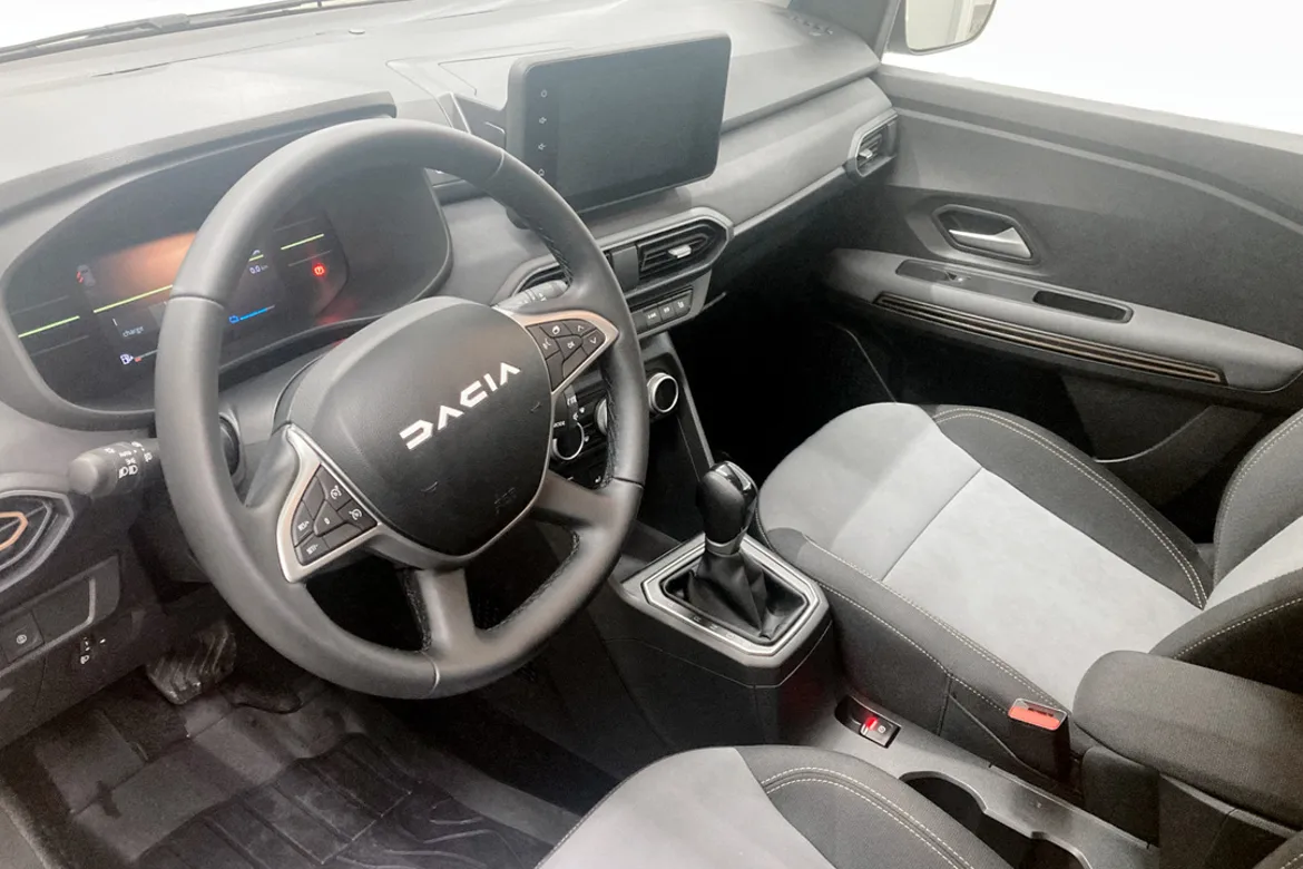 Dacia Jogger 7-sätes HYBRID 140