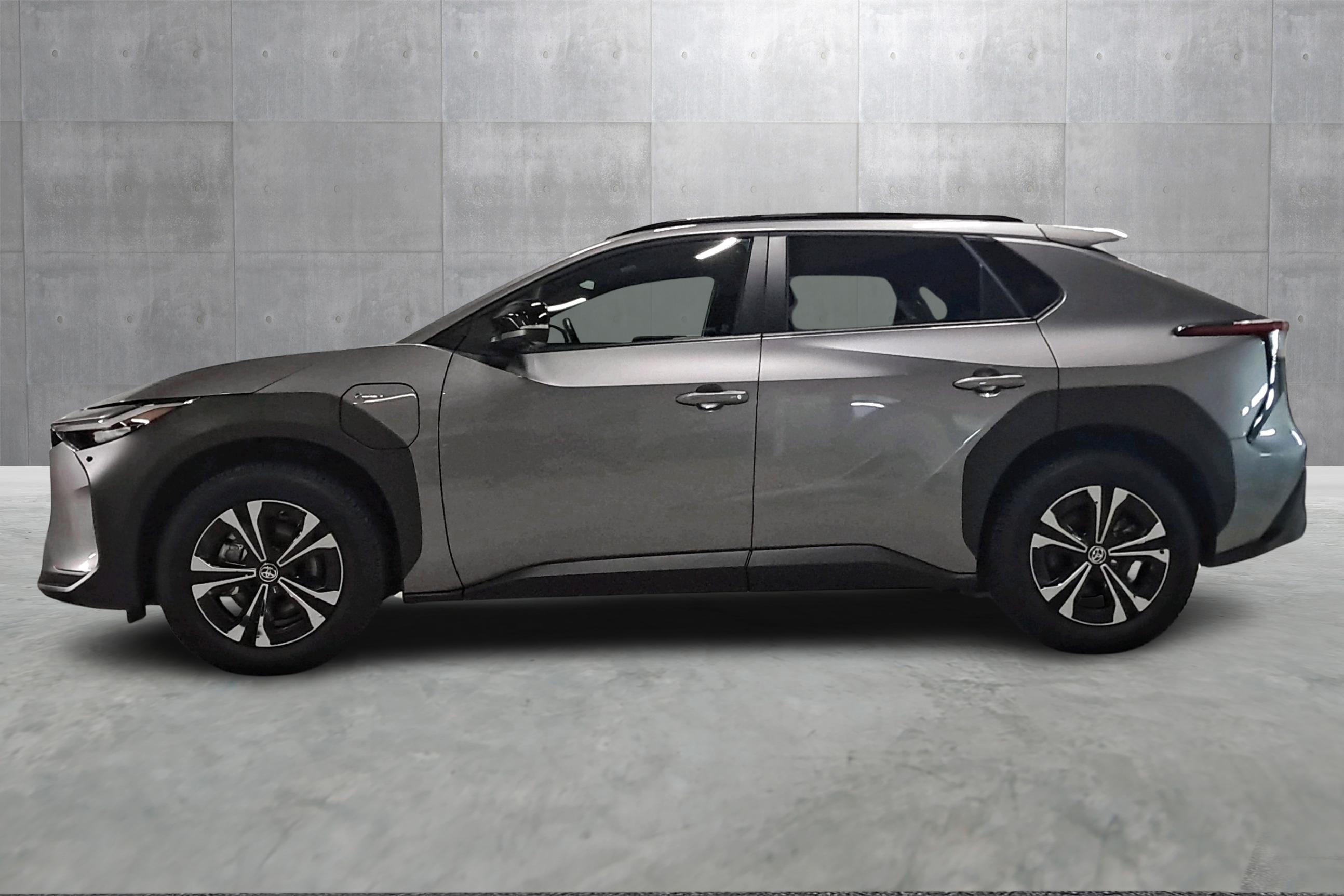 Thumnail bilde 1 av Toyota bZ4X