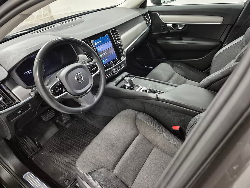 Bild 2 av Volvo V90 Cross Country B4 MILDHYBRID AWD 197HK 4x4 Core