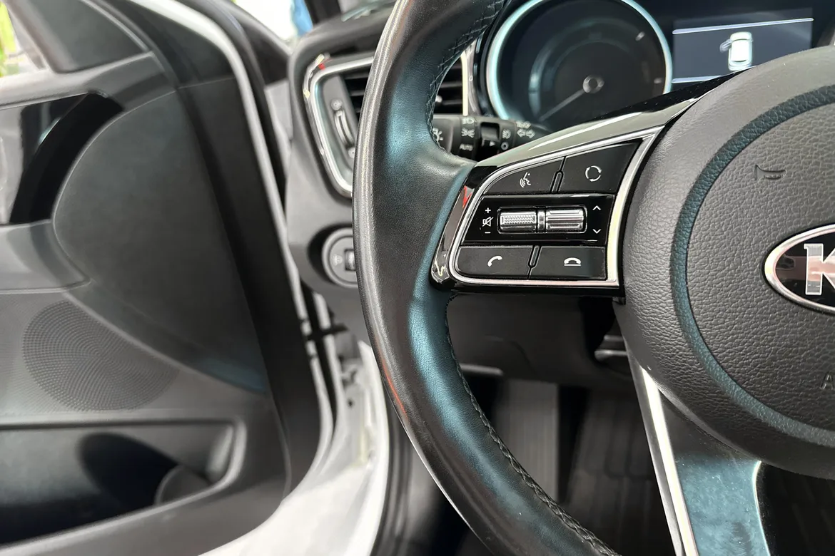 picture of a car