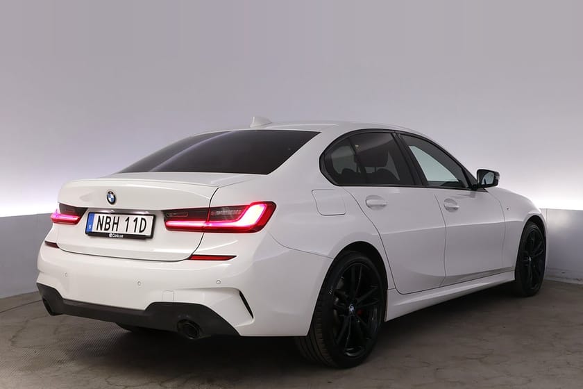 Bild 4 av BMW 330e Sedan M Sport HK HuD DAP Laser Shadow Ext.
