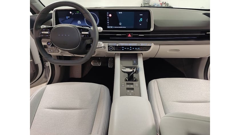 Bild 3 av Hyundai Ioniq 6 77.4 kWh 228 hk Advanced | 360°-kamera | Soltak | BOSE