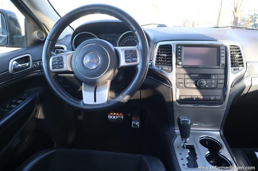 Bild 3 av Jeep Grand Cherokee 3.0 CRD 4WD 241hk Rattvärme Panorama Svensksåld