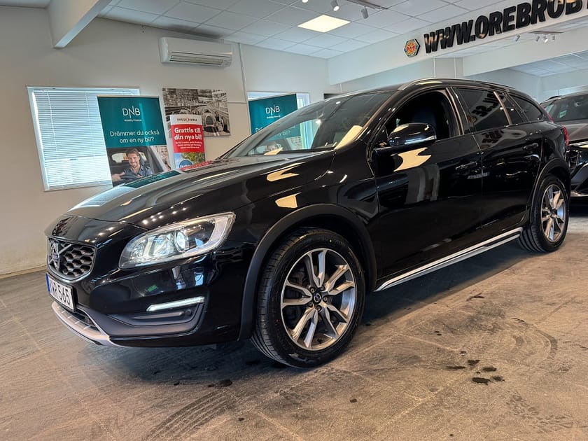 Bild 2 av Volvo V60 Cross Country D4 AWD Aut Classic Summum Drag Kamrem bytt Blis SE UTR