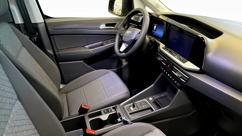 Bild 3 av Ford Grand Transit Connect LIMITED |SKÅP|LWB|PHEV|150hk|Demo|