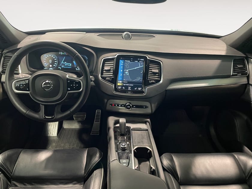 Bild 2 av Volvo XC90 7 Säten Recharge T8 AWD R-design 7-sits  Luftfj Pano B&W Drag