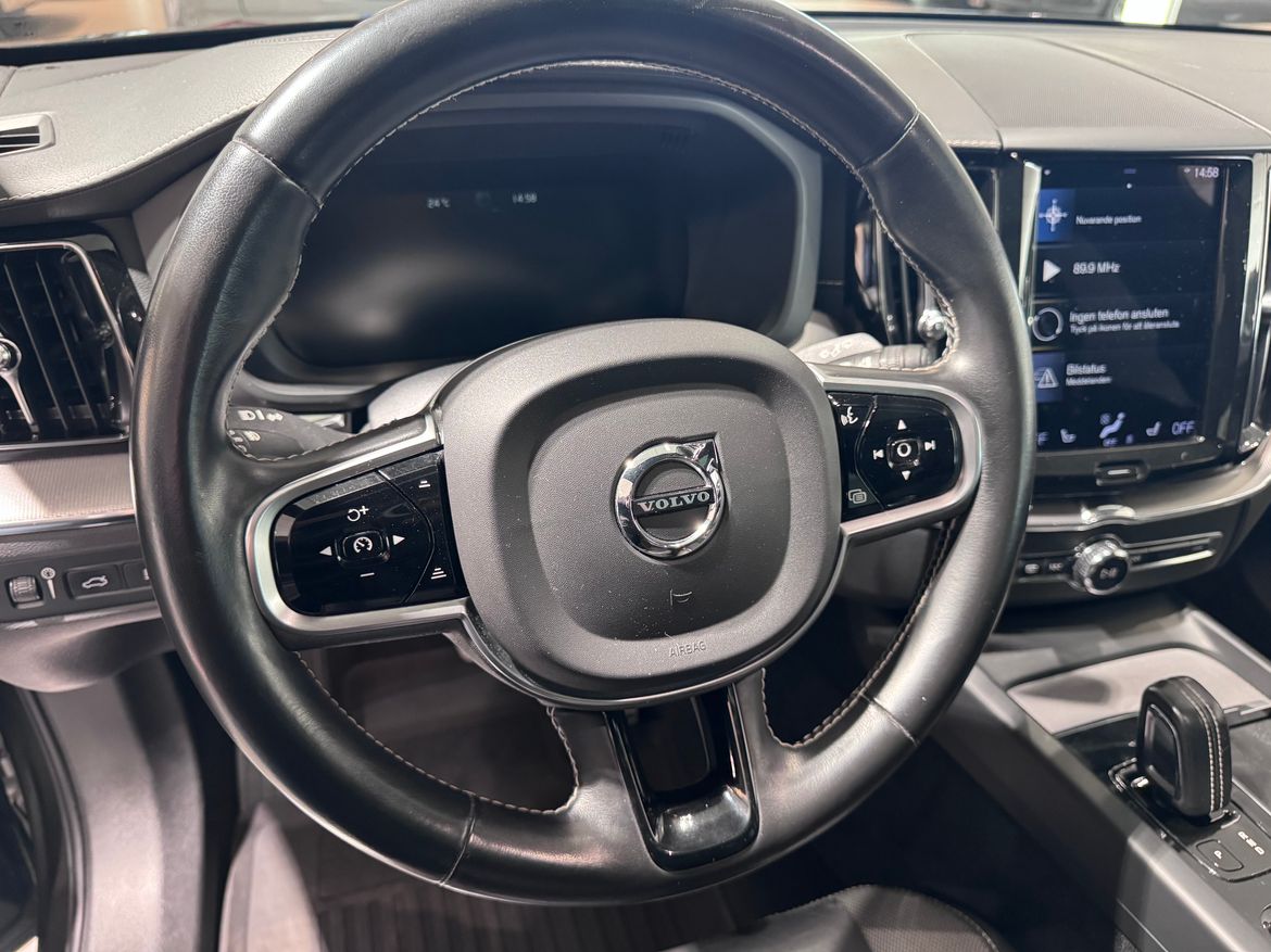 Volvo XC60 2021 - miniatyr 10
