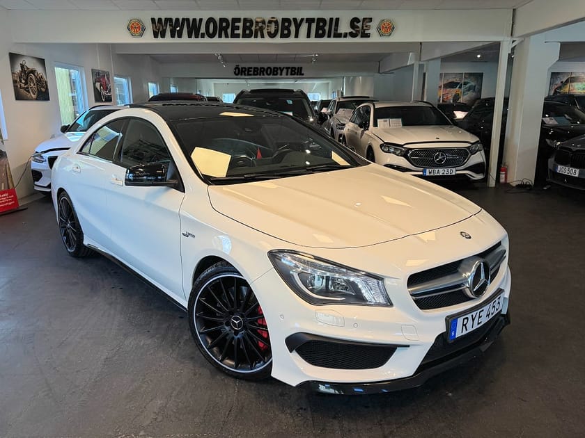 Bild 1 av Mercedes-Benz CLA 45 AMG 4MATIC SKALSTOLAR H/K Pano SE SPEC!