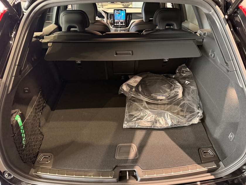 Bild 5 av Volvo XC60 T6 Plus Black Nordic Edition Lagerbil Luftfjädring//Head-Up// Panorama