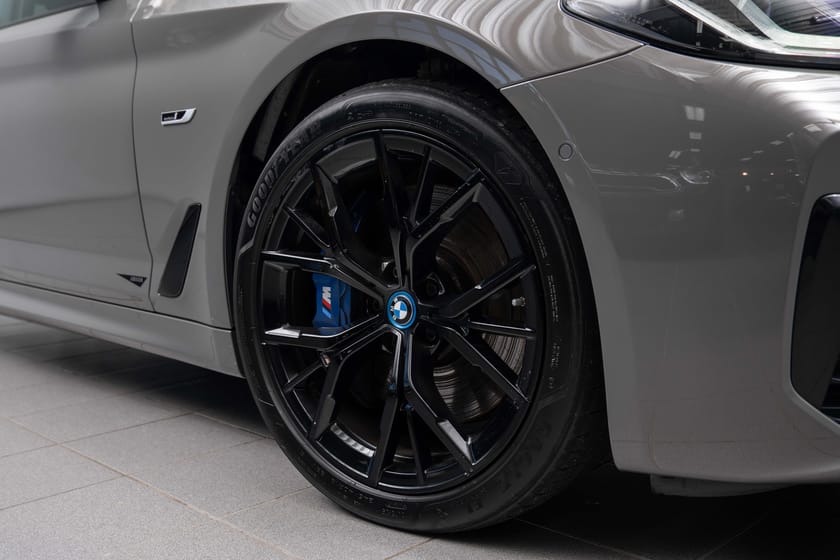 Bilde 3 av BMW 545e xDrive Sedan 6,29% M-Sport Soltak Krok A.Cruise H/K HUD