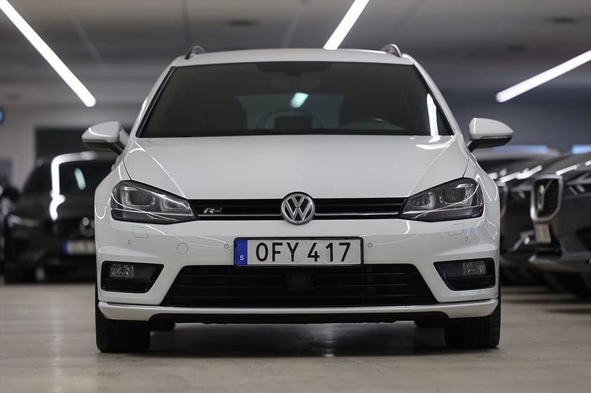 Bild 5 av Volkswagen Golf Sportscombi 2.0 TDI 150hk Aut R Line Highline Plus CarPlay