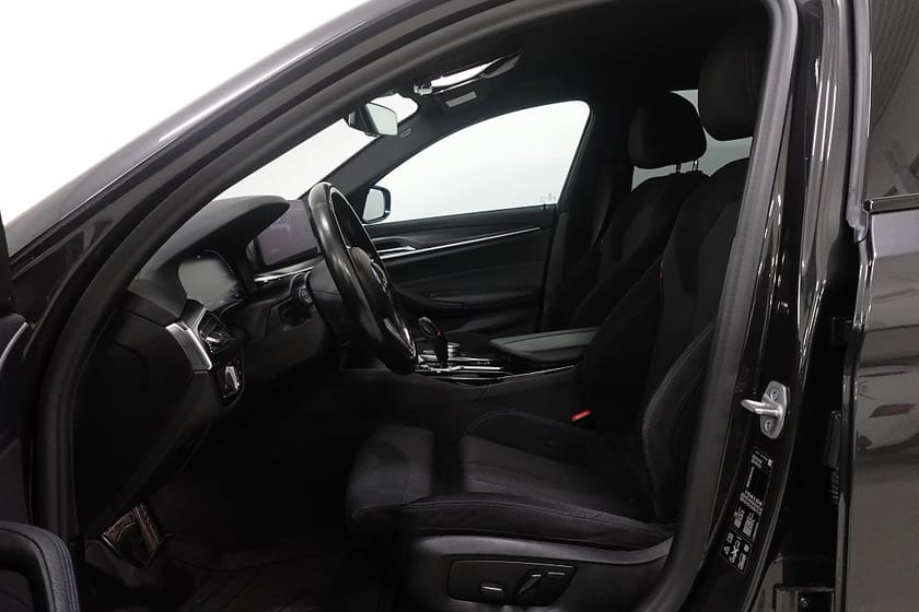 Bild 4 av BMW 520d xDrive Touring Steptronic M Sport D-värme Drag Cockpit