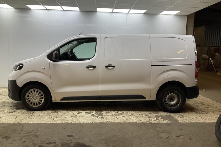 Bild 3 av Toyota Proace 2.0D (120hk) Reparationsobjekt