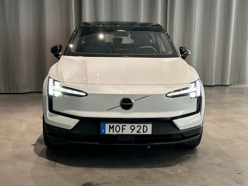 Bild 4 av Volvo EX30 Single Motor Extended Range M R Plus Edition Redo För Omg Leverans