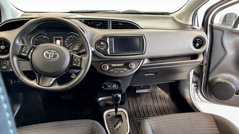 Bild 4 av Toyota Yaris Hybrid - Vinterhjul