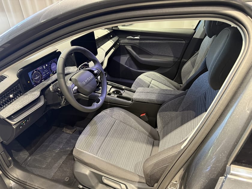 Bild 4 av Škoda Superb iV Combi SELECTION 1,5 TSI 204 HK LADDHYBRID