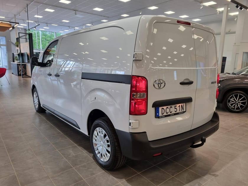 Bild 2 av Toyota Proace L2 MEDIUM 2,2D 150 HK AUTO COMFORT 2 DÖRRAR