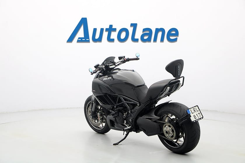 Bild 3 av Ducati Diavel Carbon* SC-project, ABS, Körlägen, Keyless