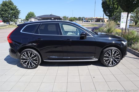 Volvo XC60 Recharge T6 AWD 350hk Aut Plug-in Momsbil Ultimate Bright Bowers/Wilkins Panorama Drag 1 Ägare Ägare