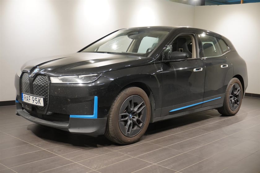 Bild 1 av BMW iX xDrive50 Navi Backkamera Driving Assistant Helljusass