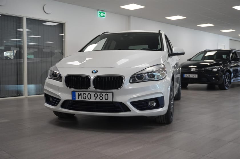 Bild 2 av BMW 225xe Active Tourer Sport Navi HUD Fartpilot Backkamera