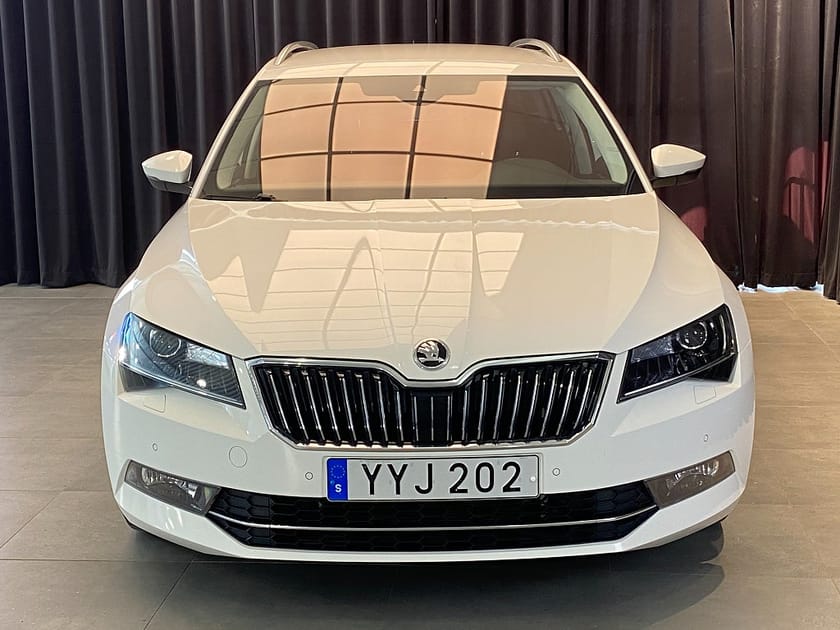 Bild 4 av Škoda Superb Kombi Skoda 2.0 TDI 4x4 Business Edition, L&K / DRAG / VÄRMARE