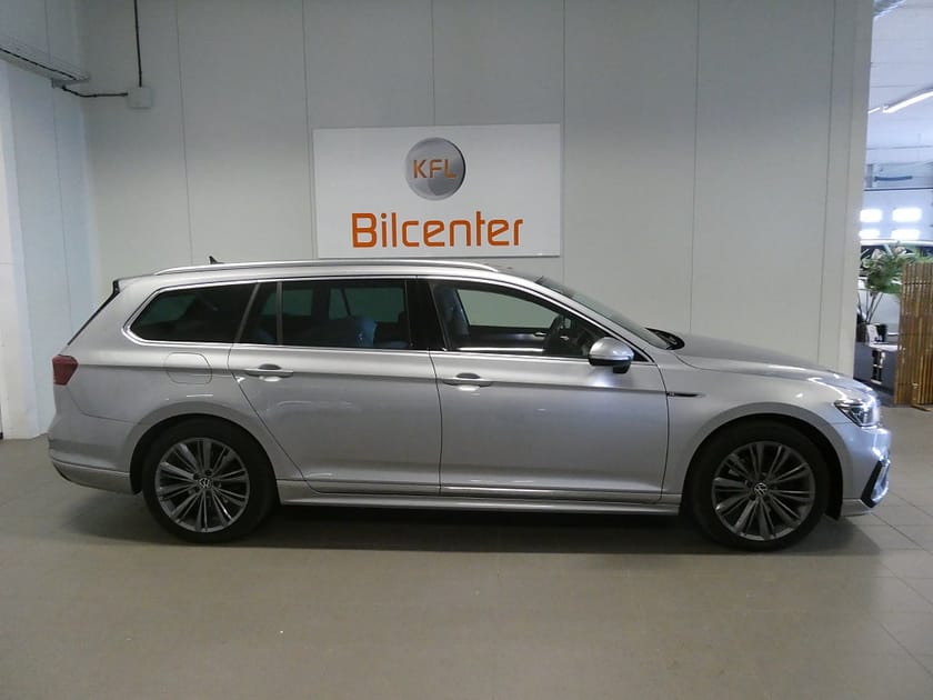 Bild 3 av Volkswagen Passat Sportscombi 2.0 TDI 4M GT R-line Drag-Värmare-Cockpit-Kamera-Navi
