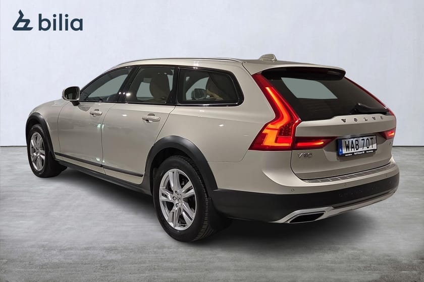 Bild 2 av Volvo V90 Cross Country D4 AWD Pro Edition / Backkamera / Drag /