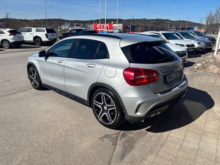 Bild 4 av Mercedes-Benz GLA 200 d 4MATIC 7G-DCT AMG Line Dragkrok