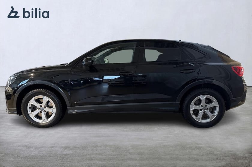 Bild 3 av Audi Q3 Sportback 40 TDI quattro Q 200hk P-Värmare Drag Nyservad