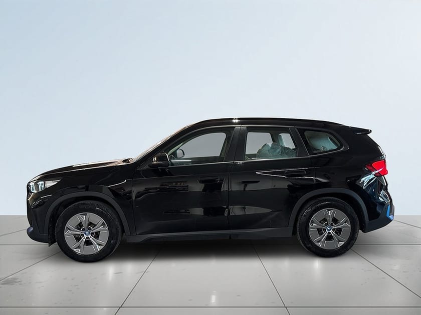 Bild 4 av BMW iX1 xDrive30 MOMS/SoV/Ad.Fhåll/Carplay/Rattvärme/Kamera