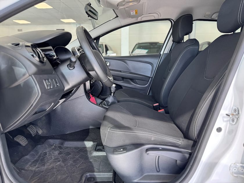 Bild 5 av Renault Clio Sport Tourer 0.9 TCe 90hk Navi Bass Reflex 2020