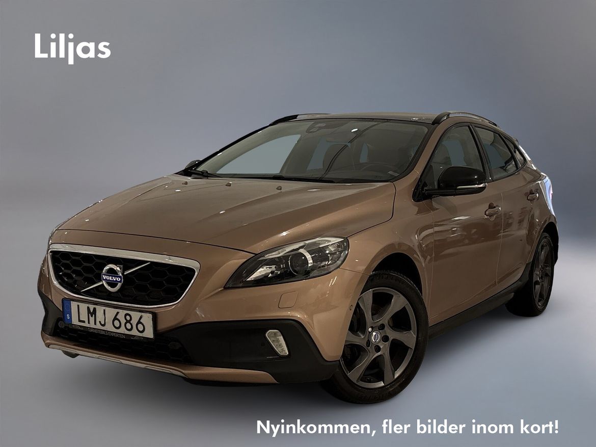 LMJ686 – Volvo V40 Cross Country