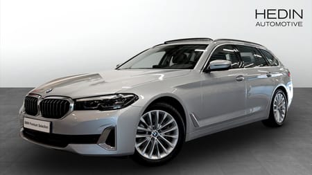BMW 530d xDrive Touring Luxury Line Pano DAP Komfortstol 4-zon Hi-Fi