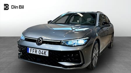 Volkswagen Passat Variant eHybrid DSG SWE R-Line Black Panorama Drag Värmare